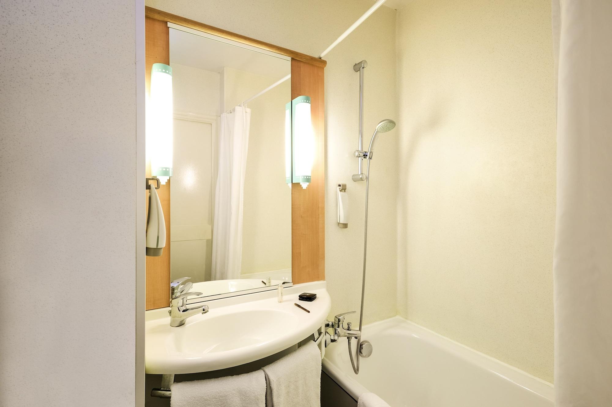 B&B Hotel Arras Centre Les Places Luaran gambar